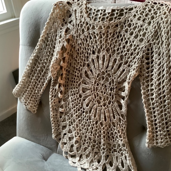 Boston Proper Crocheted woman’s top - Picture 2 of 4